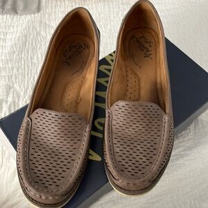 NATURAL SOUL TAUPE SLIP ON SHOES.